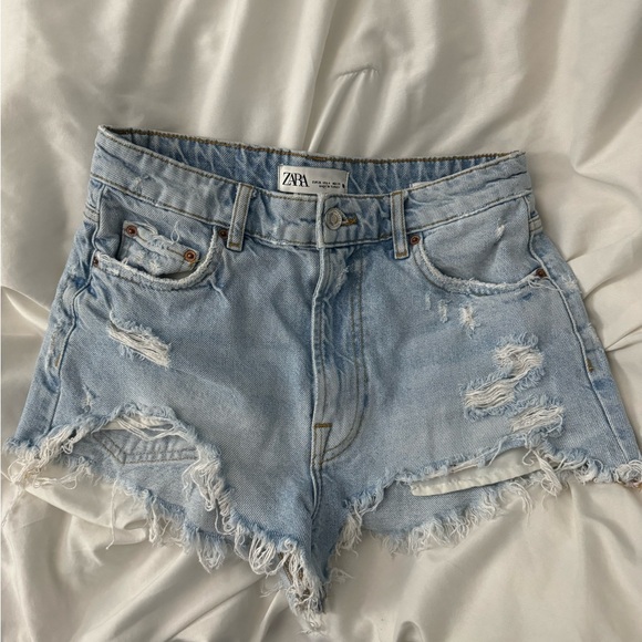 Women’s Zara denim shorts - Picture 4 of 5